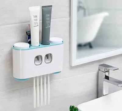 Toothbrush holder