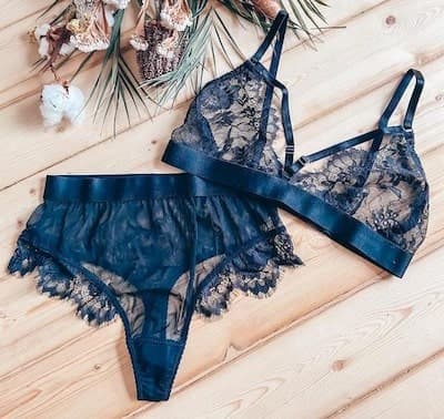 Lingerie set or nightgown