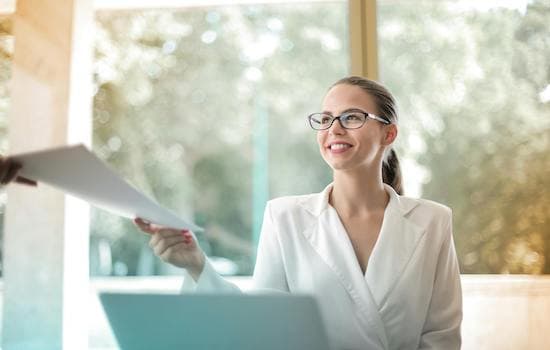 35 Thoughtful Gifts for Office Administrators