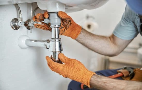 Gifts for Plumbers That Make Long Days Easier
