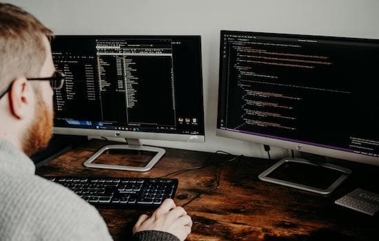 30 regalos para programadores que de verdad viven en su escritorio