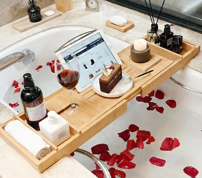 Bathtub Tray або Bath Caddy