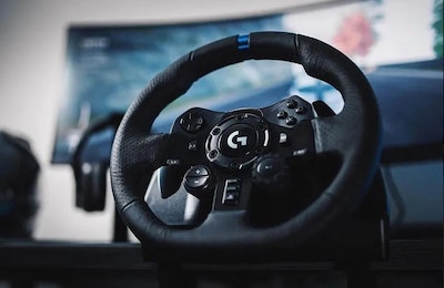 Игровой руль с педалями