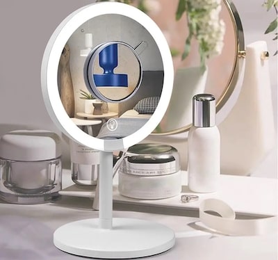 Cosmetic Mirror With Light