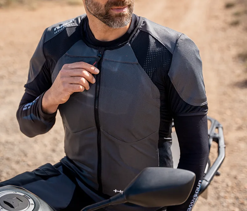 Electronic vest with airbag